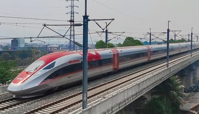 Sejak Dioperasikan pada Oktober 2023, Penumpang Kereta Cepat Whoosh Capai 2 Juta Orang