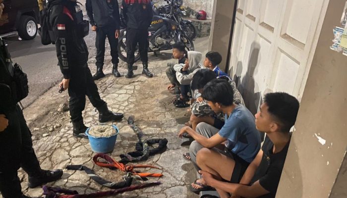 Polisi di Garut Kembali Bubarkan Aksi Perang Sarung, Belasan Remaja Diamankan