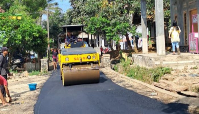 Telan Dana Desa Hampir Rp500 Juta, Karangsewu Kini Miliki Jalan Berhotmiks Sepanjang 1 Kilometer