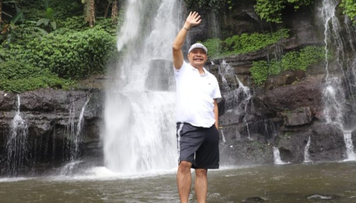 Pj Bupati Garut Kunjungi Destinasi Wisata Curug Orok: Airnya Dingin Luar Biasa