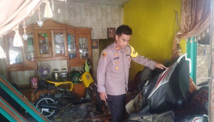 Yamaha Mio Hantam Rumah di Jalan Raya Bungbulang Akibat Rem Blong, Pemotor Luka Parah di Kepala