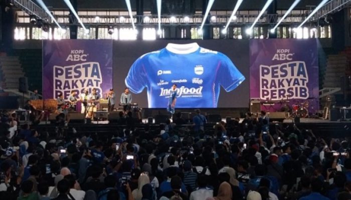Persib Resmi Luncurkan Jersey Anyar Musim 2024/2025, Diperkenalkan Lewat Pesta Rakyat