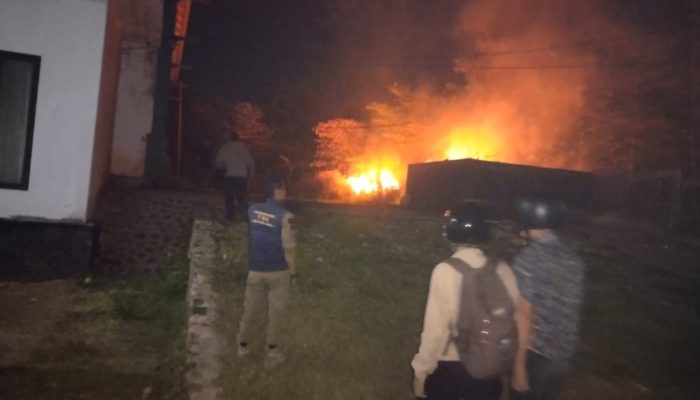 Sehektaran Lahan Perkebunan di Cibatu Terbakar, Diduga Akibat Bakar Sampah