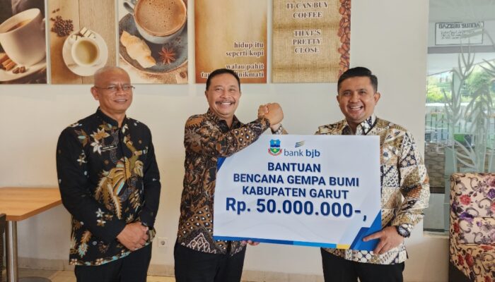 ASN Pemkab Garut dan Bank BJB Salurkan Bantuan Rp100 Juta untuk Penyintas Gempa