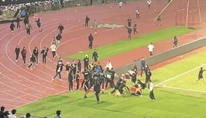 Laga Persib Lawan Persija Berakhir dengan Kejadian Kericuhan Suporter