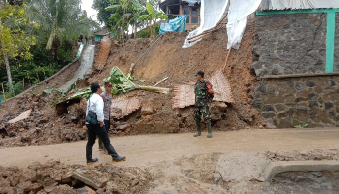 Longsor dan Pergeseran Tanah di Cisompet dan Cihurip, Puluhan Rumah Terancam