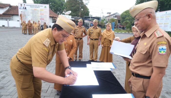 Pejabat dan Pegawai Pemkab Garut Tandatangani Pakta Integritas Netralitas ASN