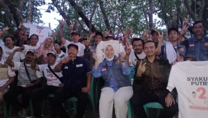 Pedagang Keliling Siap Jadi Jurkam Syakur Amin-Putri Karlina di Pantai Selatan Garut