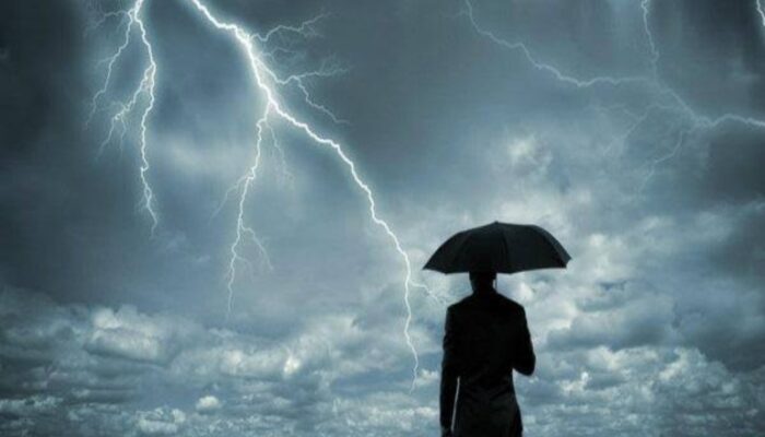 BMKG Imbau untuk Waspadai Cuaca Ekstrem Selama Periode Natal dan Tahun Baru 2025