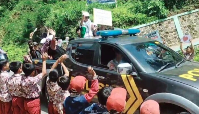 Anak Juara Pidato Tingkat Nasional Diarak Warga Banjarwangi Keliling Kampung