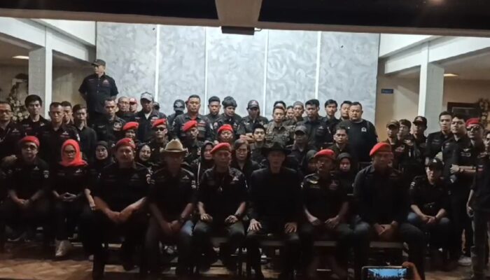 Video: Grib Jaya Kabupaten Garut Mencabut Dukungan Terhadap Paslon 01 Helmi-Yudi