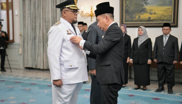 Pj Gubernur Jabar Lantik Soni Harison sebagai Penjabat Walikota Banjar