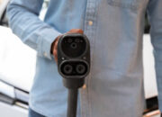 Portable EV Charger untuk Kemudahan Pengisian Daya Kendaraan Listrik