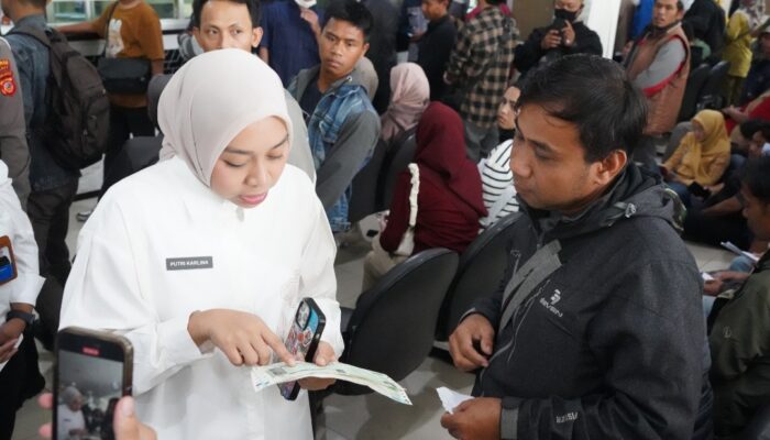 Putri Karlina Tinjau Samsat Garut, Pastikan Kelancaran Pemutihan Pajak Kendaraan