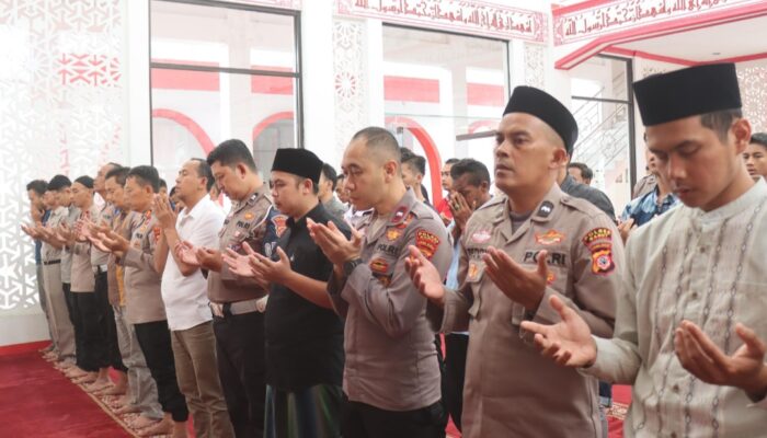 Doakan Korban Tragedi Grebek Sabung Ayam di Lampung, Polres Garut Gelar Shalat Ghaib