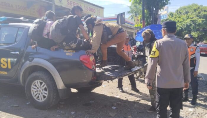Bikin Tak Nyaman Wisatawan, Enam Anak Punk Asal Bandung Digiring Keluar dari Rancabuaya
