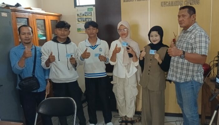 Masih Libur Lebaran, Warga Cigedug Dapat Layanan Dukcapil dengan Cepat, dalam Hitungan Menit Miliki E-KTP