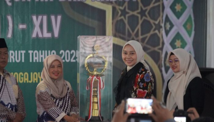 Leuwigoong Raih Juara Umum MTQH Garut 2025, Trofinya Hasil Kerajinan Tangan UMKM Cisurupan