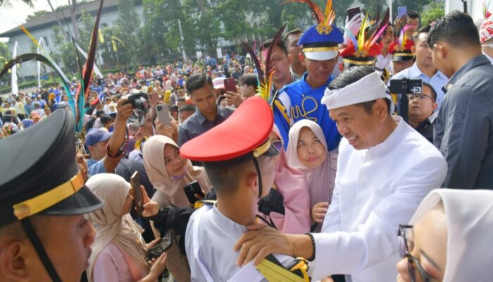 Dedi Mulyadi Jadikan Siswa Pendidikan Karakter yang Berstatus Yatim Sebagai Anak Angkat