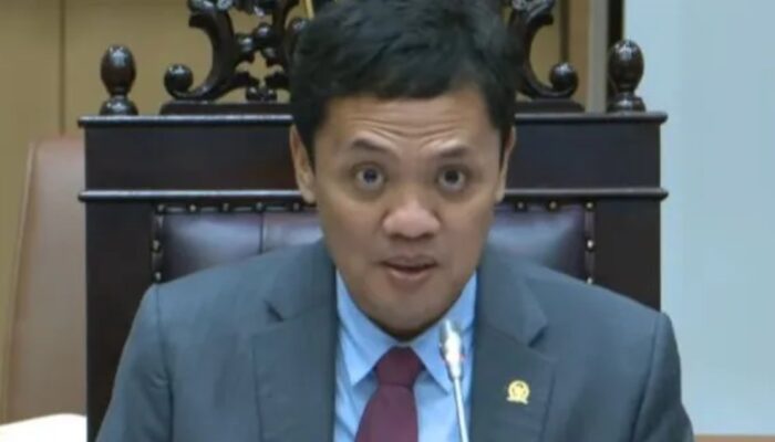 Ketua Komisi III DPR Ajukan Penangguhan Penahanan Mahasiswi ITB Tersangka Meme Presiden