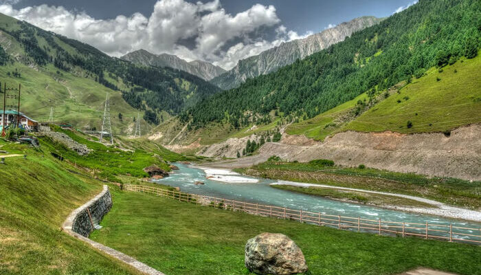 Kashmir: Lembah Indah yang Mengisahkan Luka Warga Sipil