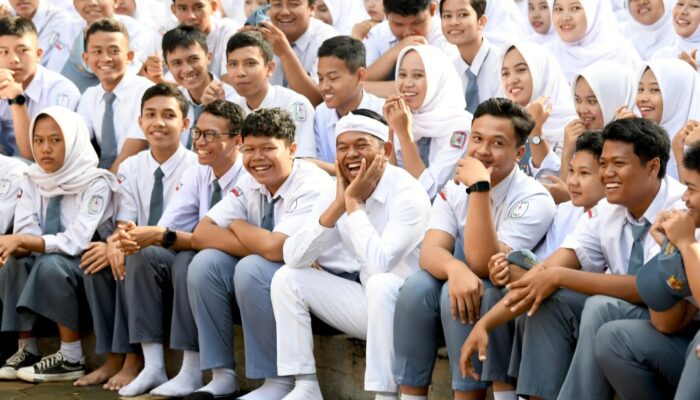 Dedi Mulyadi Minta Sekolah Tak Lagi Beri PR kepada Siswa Mulai Tahun Ajaran Baru