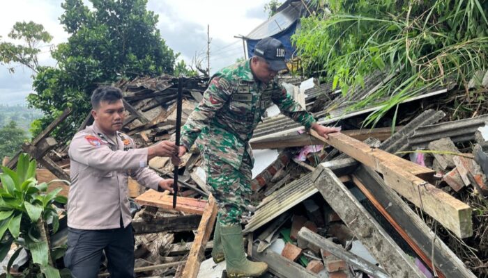 Longsor di Sucinaraja, Menimpa Dua Rumah dan Telan Kerugian Material Rp100 Juta