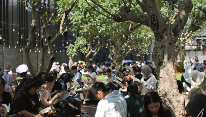 Kolaborasi ASHTA District 8 dalam Menciptakan Ruang Sunyi Lewat Literasi