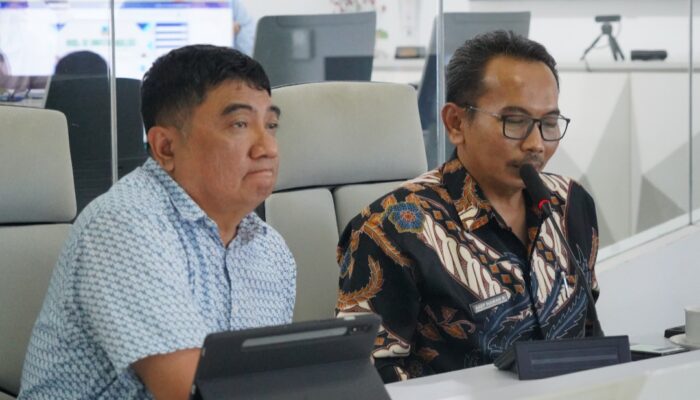 Bupati Garut Sesalkan Ada Kepala Sekolah yang Menagih Biaya Seragam di Awal Pendaftaran