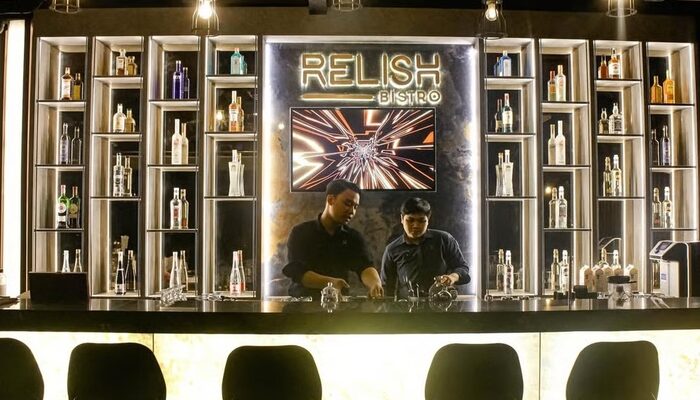 Relish Bistro Luncurkan “Relish Bar” Destinasi Sosial Terbaru di Kota, Hadirkan Koktail, Suasana Seru, dan Poolside Parties