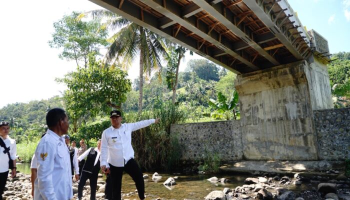 Pembangunan Jembatan Cibera Mangkrak dan Viral di Medsos, Bupati Garut Berjanji Akan Dilanjutkan Tahun 2026