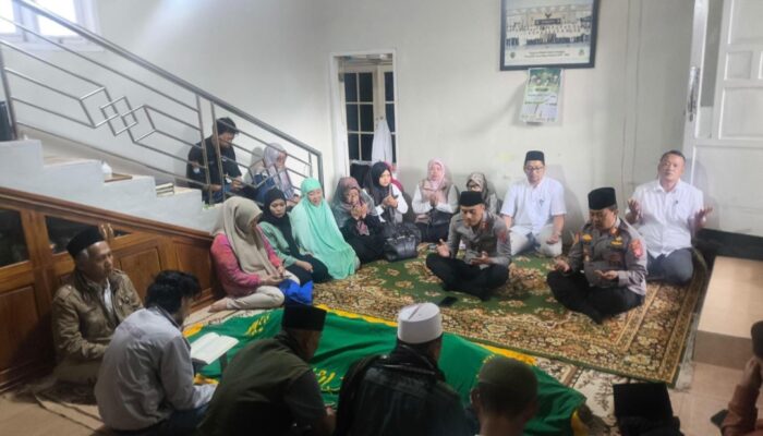 Kapolres Garut Sampaikan Belasungkawa atas Wafatnya Ketua MUI KH Sirojul Munir