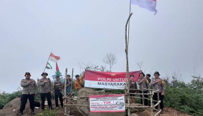 Merah Putih Berkibar di Puncak Haruman, Polisi Kadungora Rayakan Kemerdekaan di Atas Awan
