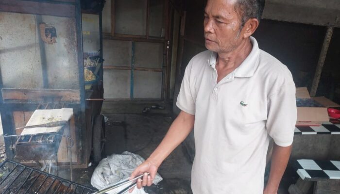 Dedi Darmita, Peracik Ayam Bakar yang Jadi Primadona di Cisewu Garut Selatan