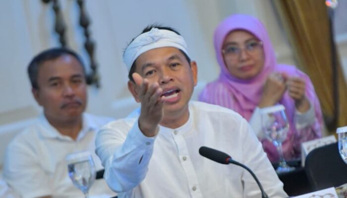 Jabar Terapkan Sanksi Tunda Bantuan untuk Daerah Kotor, Hadiah Miliaran bagi yang Bersih