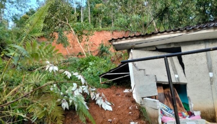 Tanah Longsor Kembali Terjadi di Banjarwangi, Rumah Warga Rusak dan Satu Orang Terluka