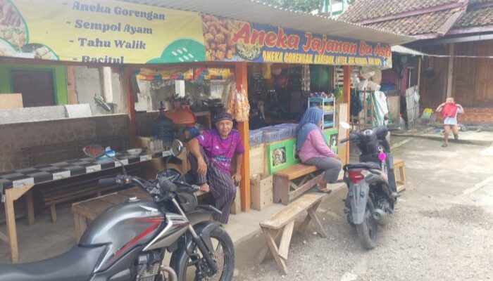 Lotek dan Karedok Bu Asti, Surga Pecinta Kuliner Sunda di Jalur Wisata Cisewu – Rancabuaya