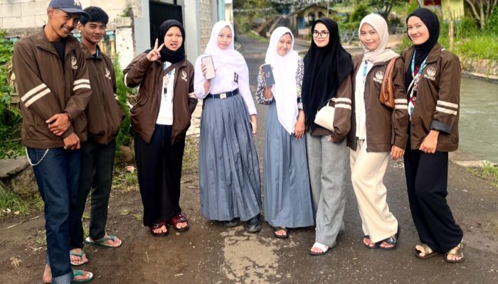 Mahasiswa Universitas Garut Ajari UMKM Mekarwangi Raup Cuan Lewat TikTok Affiliate