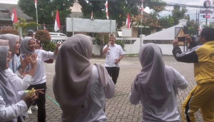 Camat Garut Kota Tampil ke Depan, Nyanyi di Tengah Euforia HUT ke-80 RI