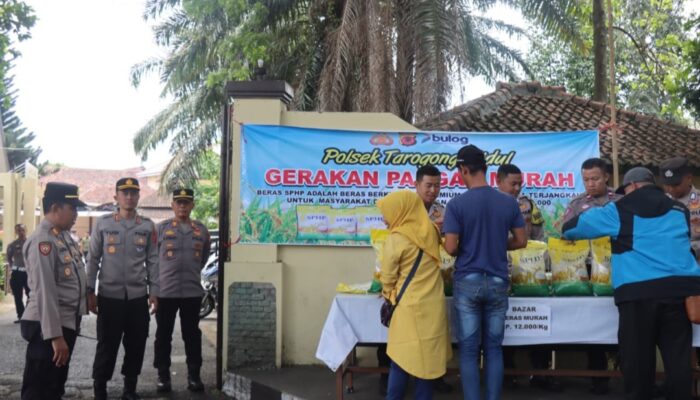 Kapolres Garut Tinjau Gerakan Pangan Murah, Warga Antusias Dapatkan Beras SPHP