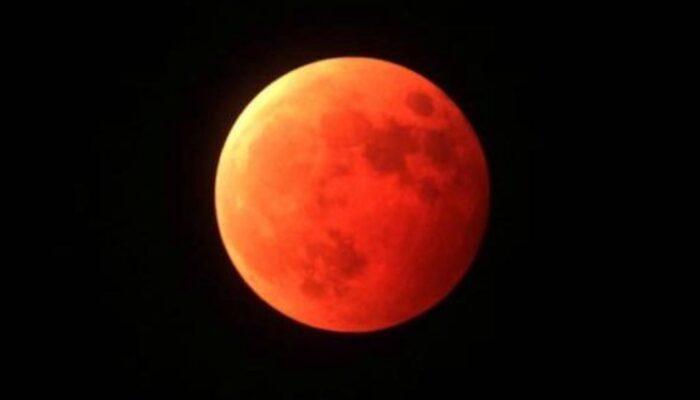 Fenomena Bulan Merah Darah Akan Hiasi Langit Indonesia 7-8 September 2025