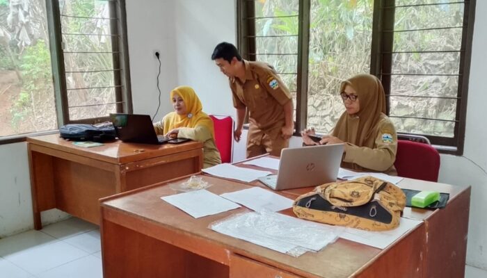 ASN Penyuluh Pertanian Garut Selatan Rela Tempuh Puluhan Kilometer Setiap Hari demi Tugas