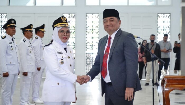 Bupati Garut Lantik 16 Camat, Warga Talegong Justru Kehilangan Pemimpin