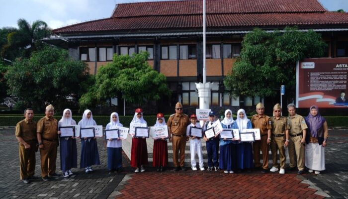 Surat untuk Bupati: Jovan, Andara, dan Salman Jadi Juara Lomba Menulis di Garut