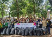 Garut Ramaikan World Cleanup Day 2025, Ratusan Relawan Bersih-bersih Hutan Kota Guntur