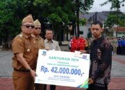 Bupati Garut Serahkan Santunan DBHCHT kepada Ahli Waris Peserta BPJS Ketenagakerjaan