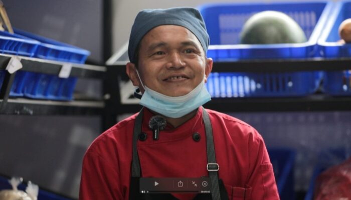Cerita Wahyudin, dari Waiter ke Dapur MBG: Hidup Lebih Layak, Bisa Nabung untuk Orangtua