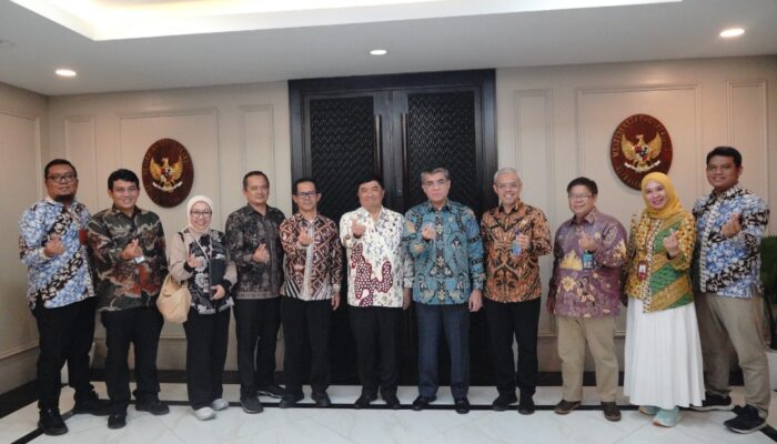 Bupati Garut Gandeng Kemnaker, Fokus Serap Tenaga Kerja Lewat Reskilling dan Smart Farming