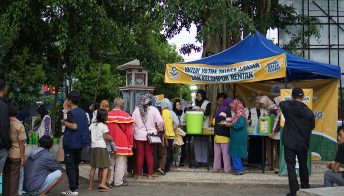 Yayasan Pelita Intan Muda Gandeng Catering Bu Nardi, Salurkan 100 Porsi Makan Gratis Tiap Bulan
