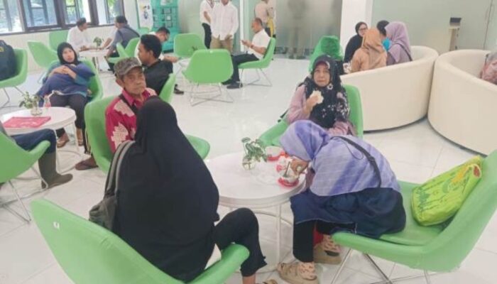 Aduan Dibalas Mie Kocok, Cara Unik Pemprov Jabar Hangatkan Hubungan dengan Rakyat di Gedung Sate